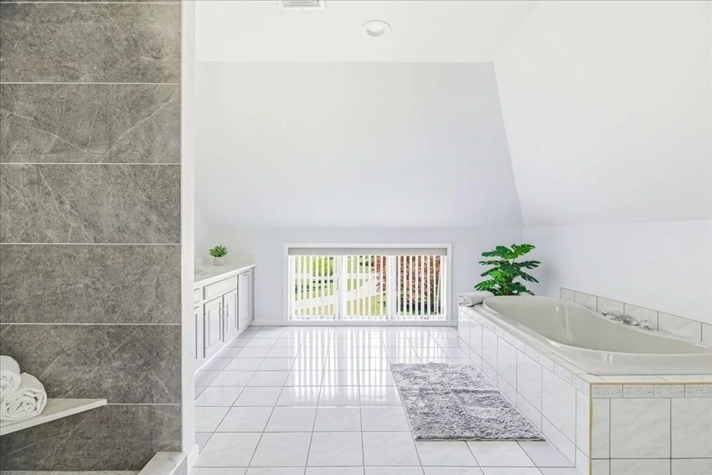 Photo of 139 Fairway Dr