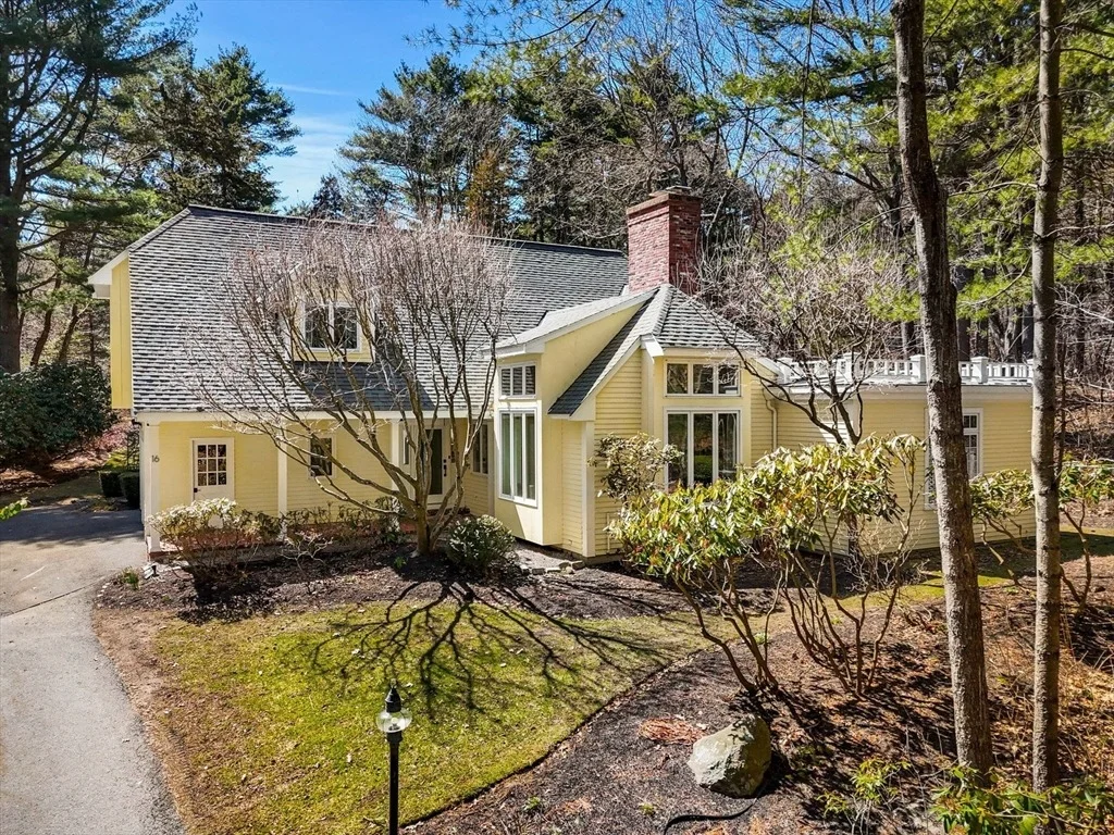 Photo of 16 Beaver Pond Rd
