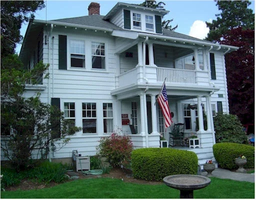 Photo of 1147 Great Plain Ave