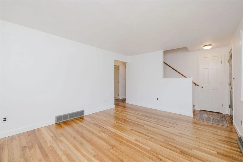 Photo of 27 Connie Dr
