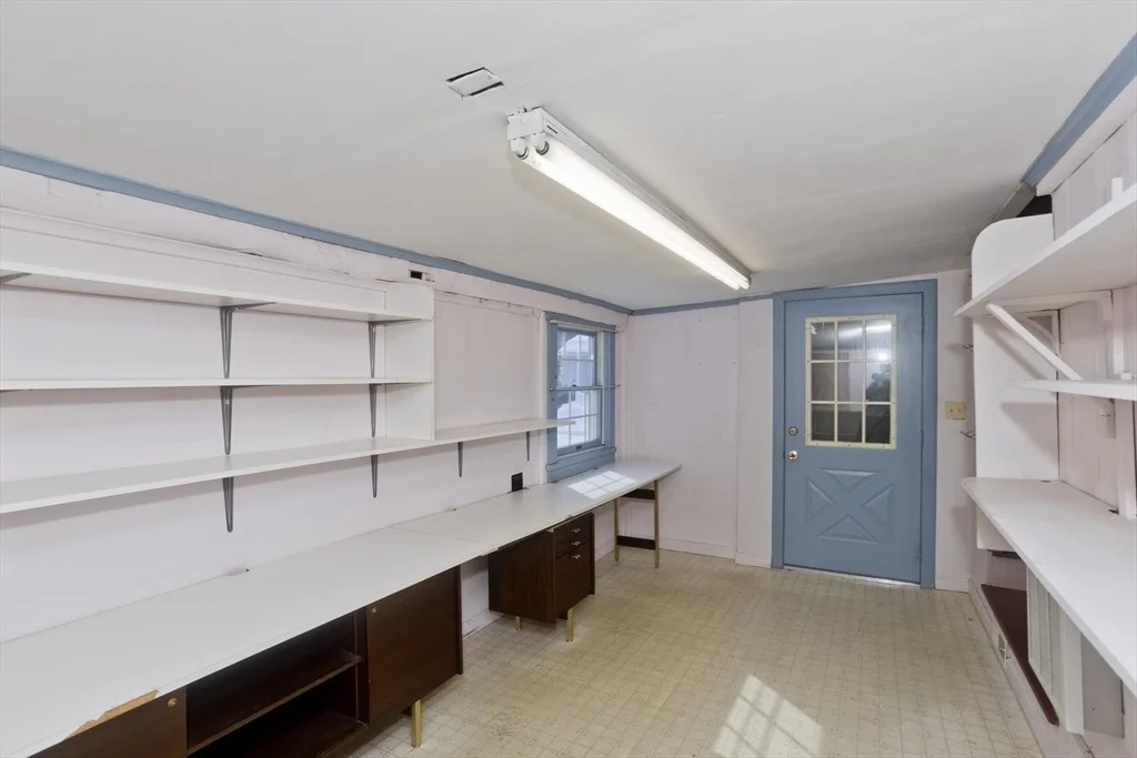Photo of 172 Main St