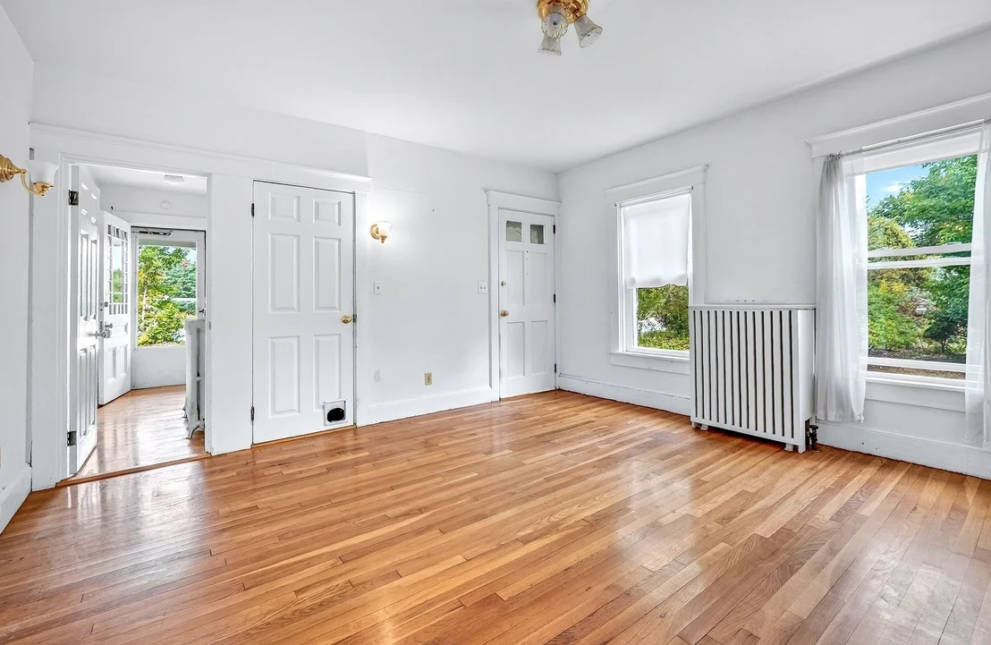 Photo of 25 Spring St