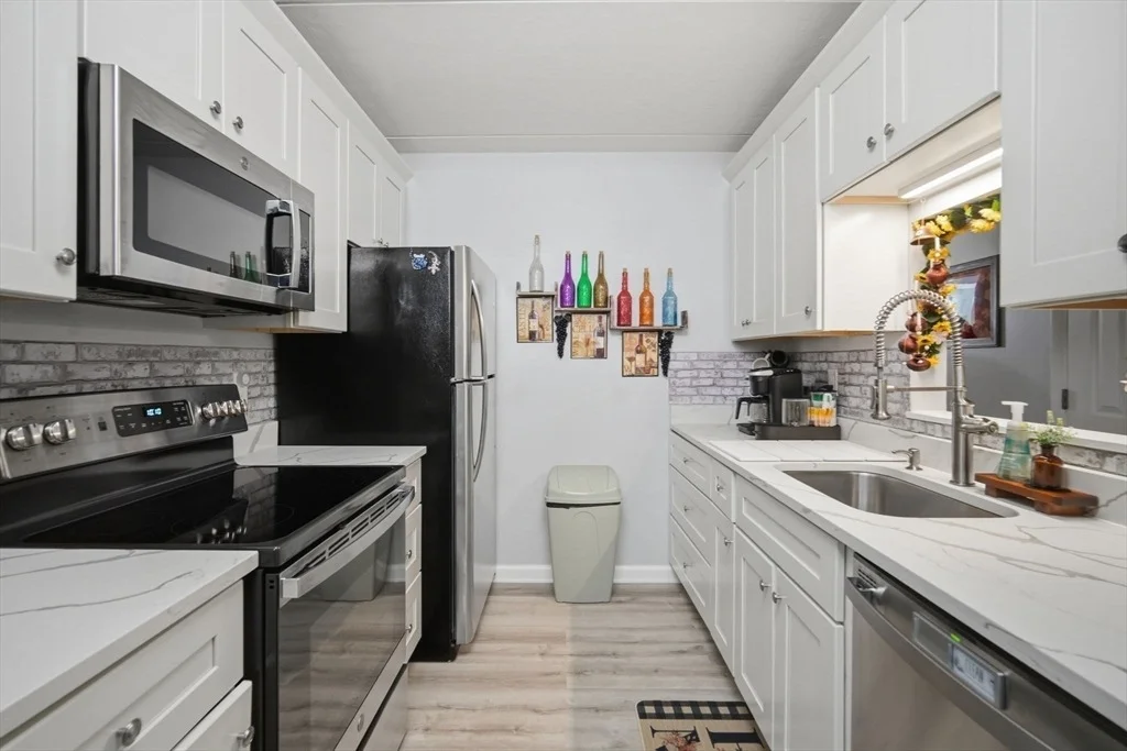 Photo of Unit G at 32 Maple Crest Cir
