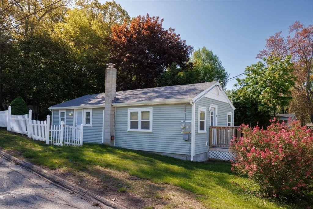 Photo of 8 Freeman Ave