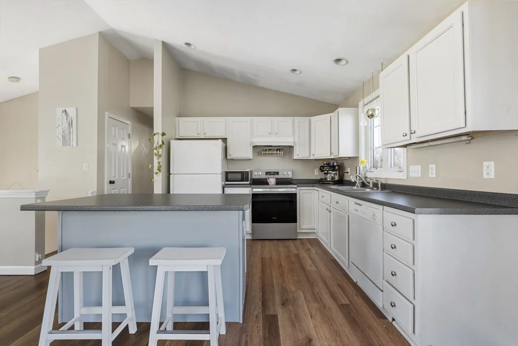 Photo of 18 Forestview Dr