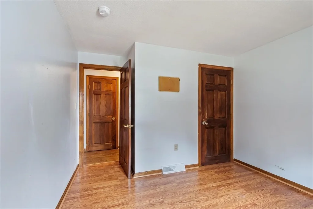 Photo of 170 Townsend Ave