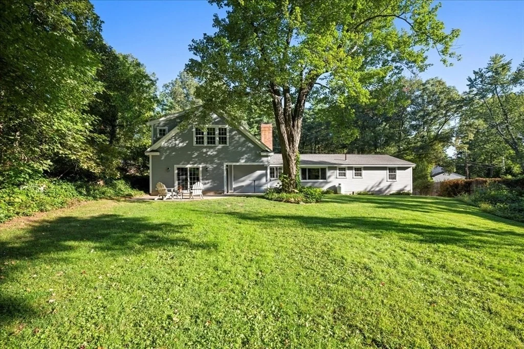 Photo of 2 Fairview Dr