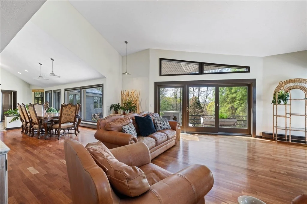 Photo of 35 Hickory Dr