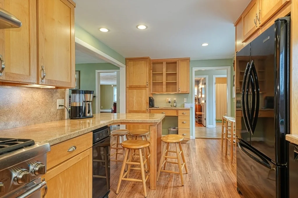 Photo of 11 Warren Dr