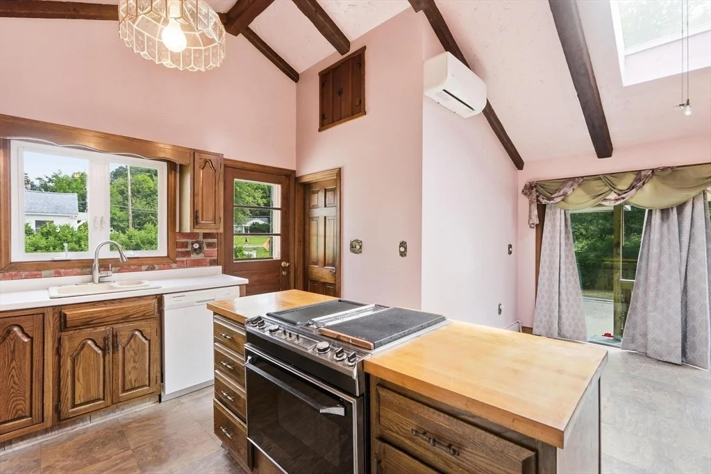 Photo of 17 Saint James St