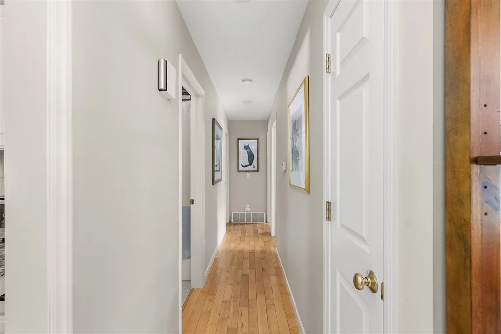 Photo of 6 Russell Ln