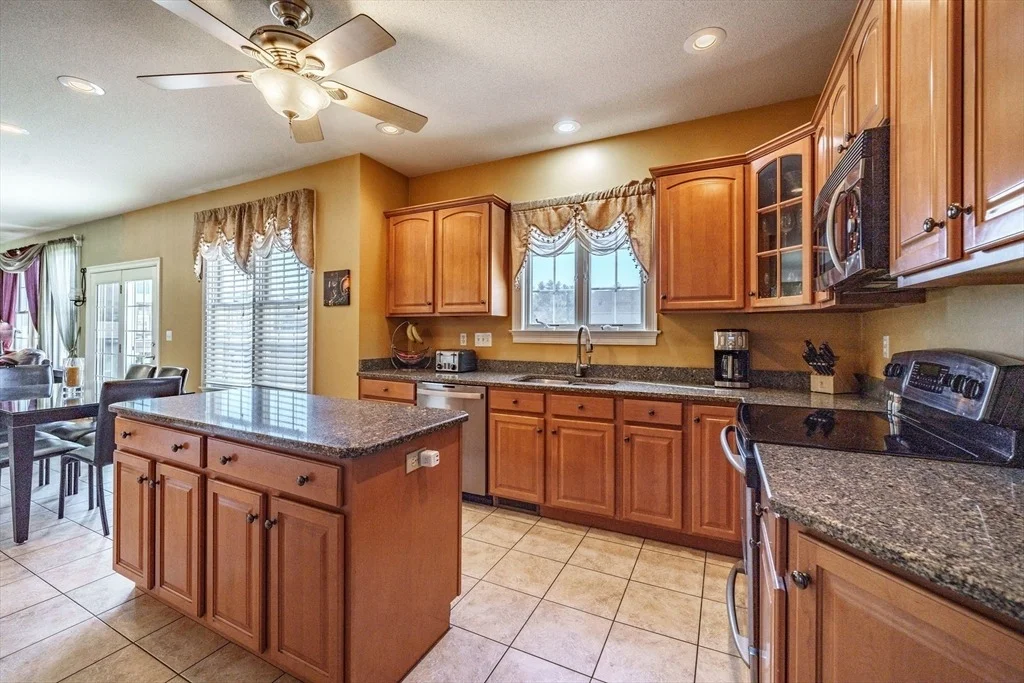 Photo of 303 Munger Hill Rd