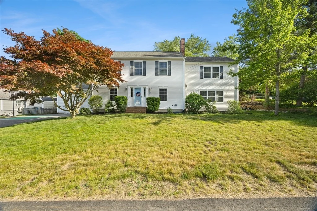 Photo of 8 Robinwood Dr