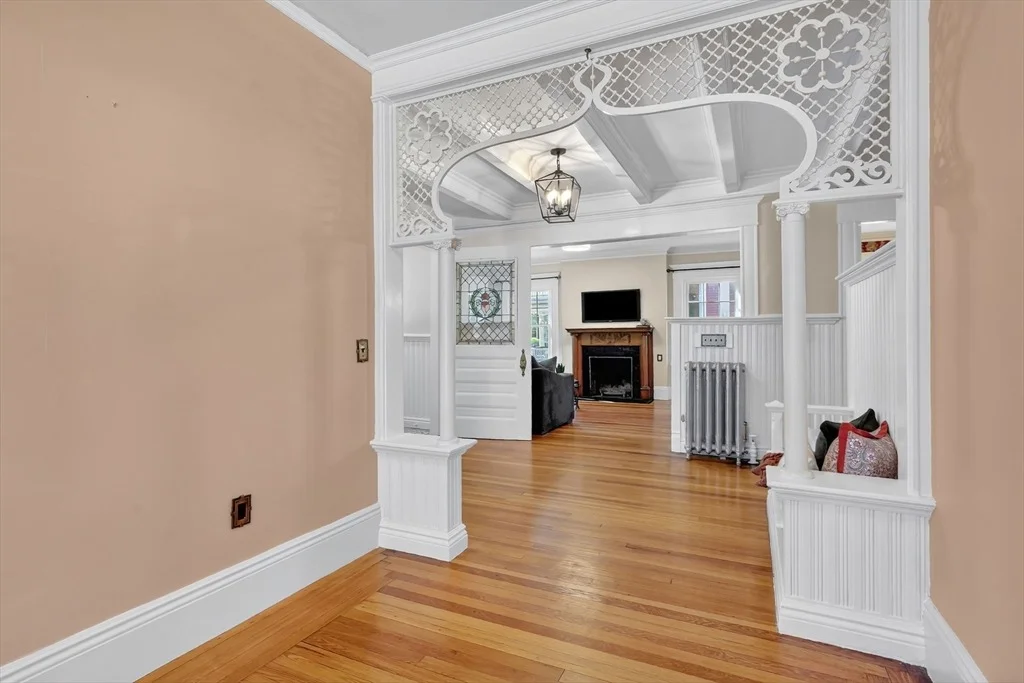 Photo of 32 Spruceland Ave