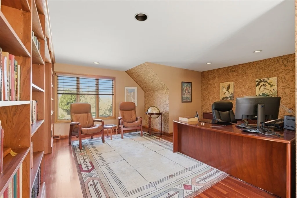Photo of 641 Salem End Road