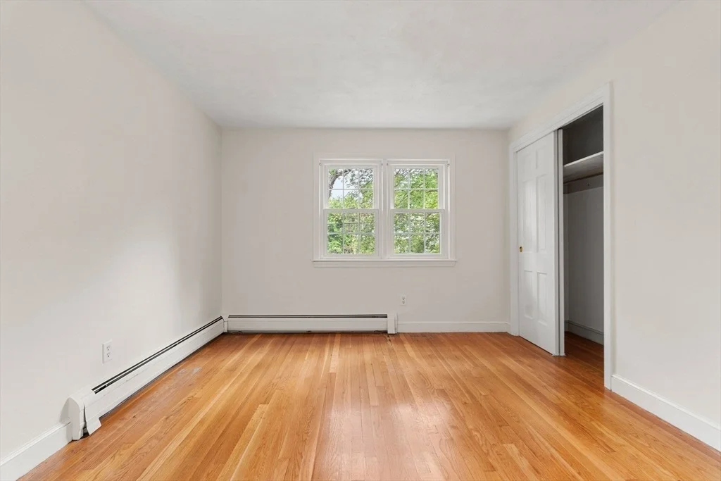 Photo of 15 Stanford Dr