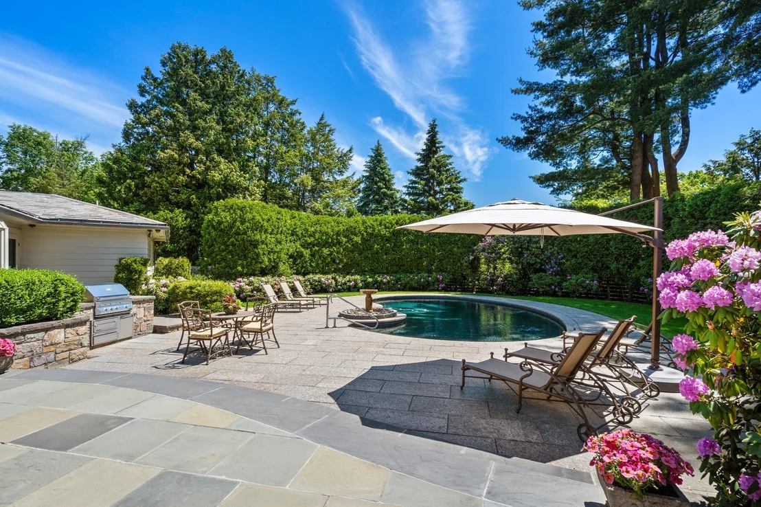 Photo of 9 Singletree Rd