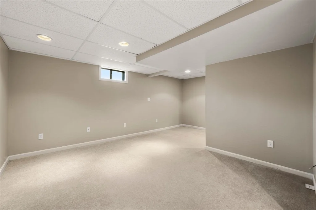 Photo of 35 Nelson Dr