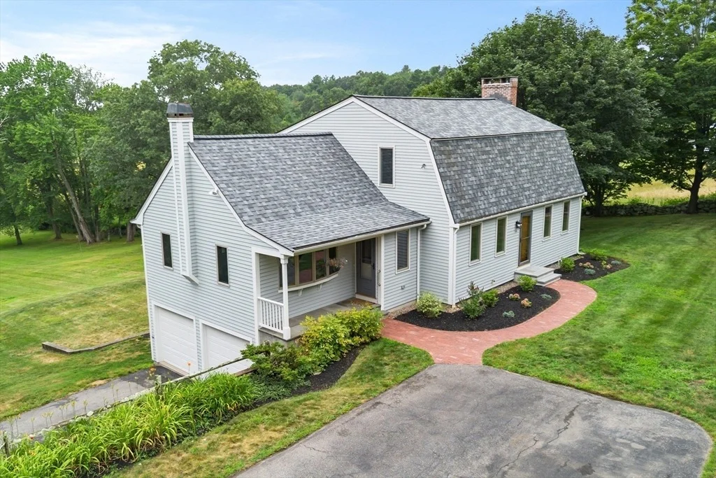 Photo of 444 Middle Road