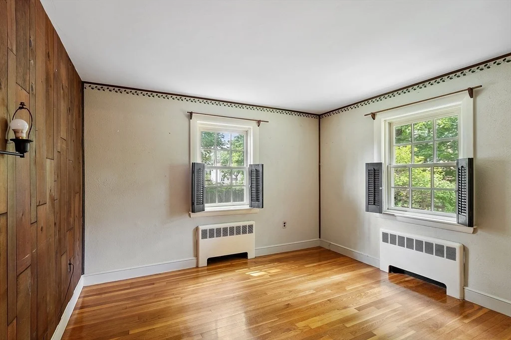 Photo of 8 Mitchell Ln