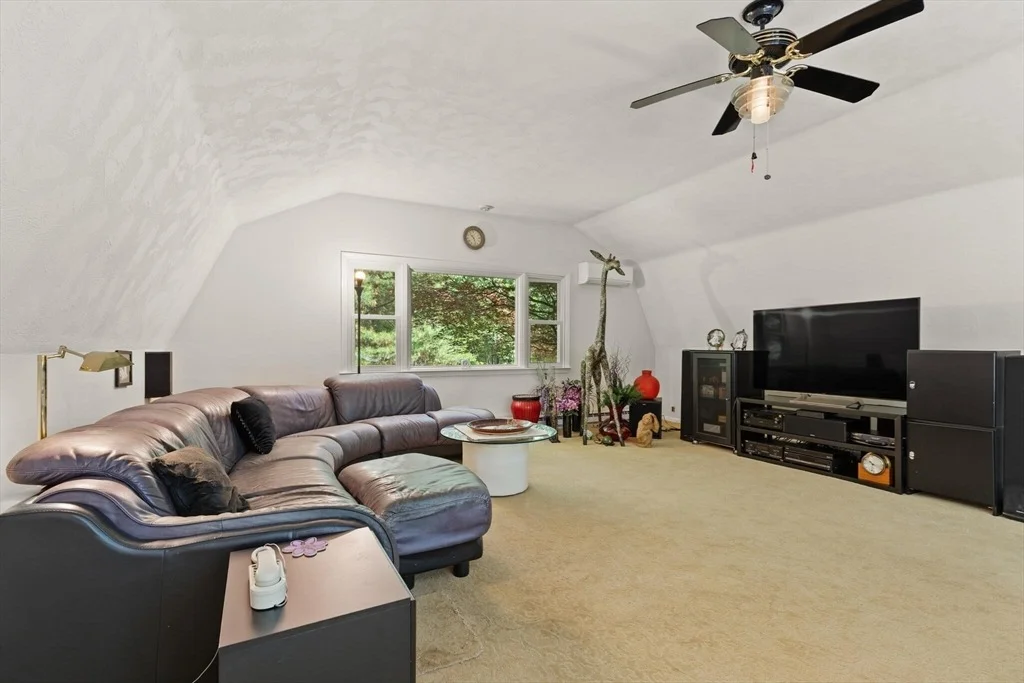 Photo of 166 Prides Crossing