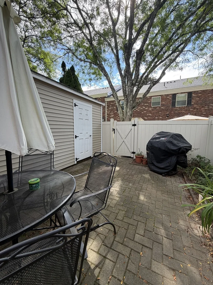 Photo of Unit 1008 at 1008 Windsor Drive