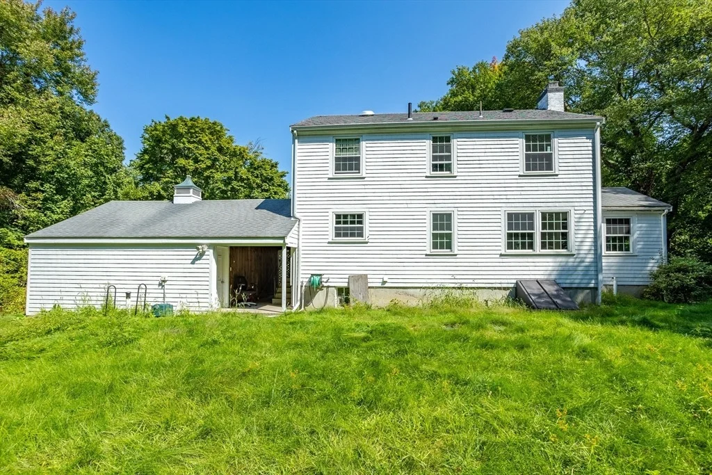 Photo of 4 Meadowbrook Rd
