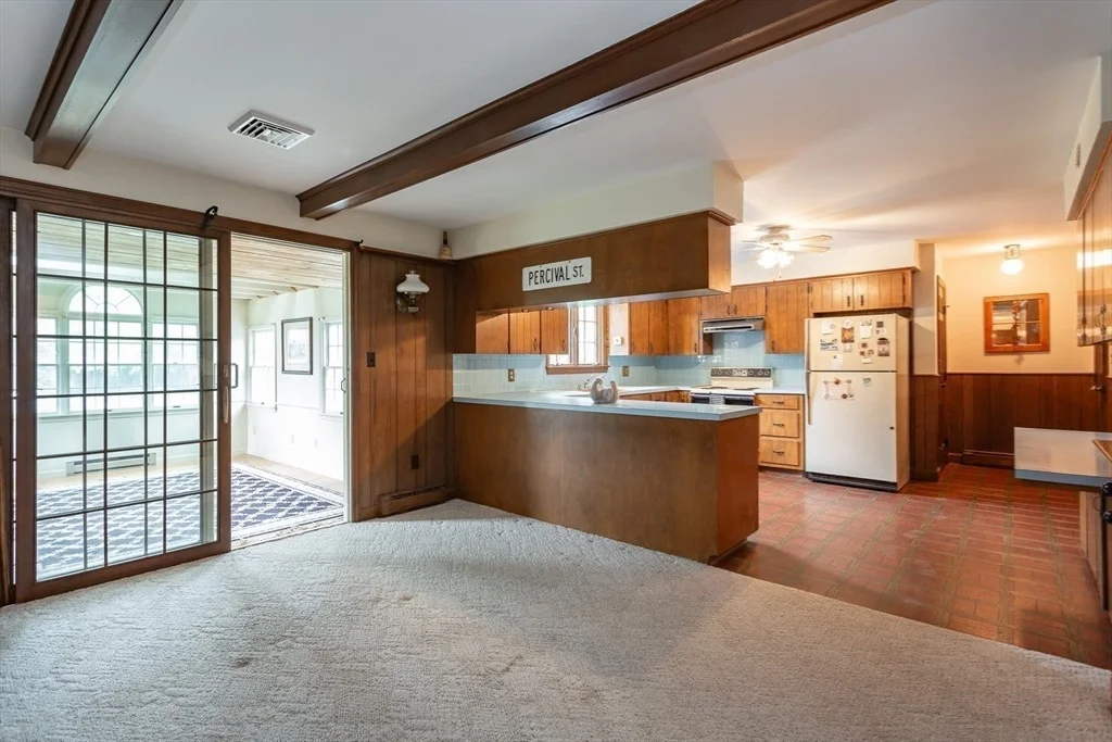 Photo of 84 Thomas Dr