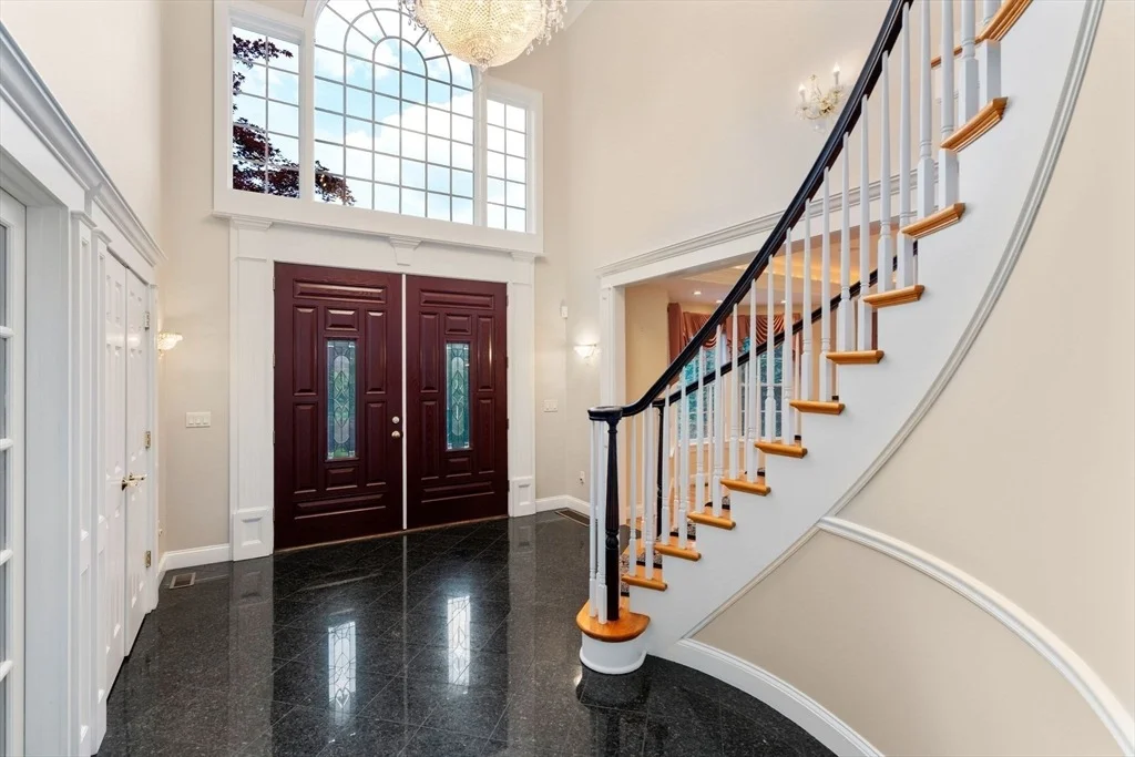 Photo of 253 Cranbrook Dr