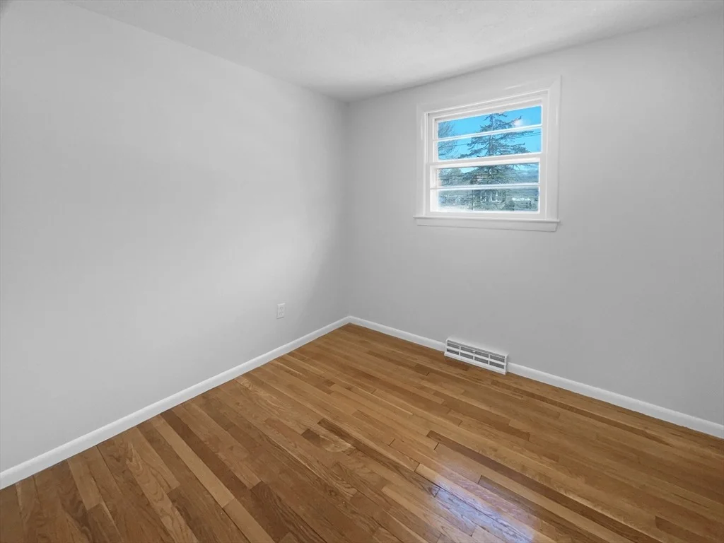 Photo of 14 Sandy Brook Rd