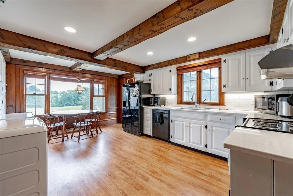 Photo of 187 Leyden Rd