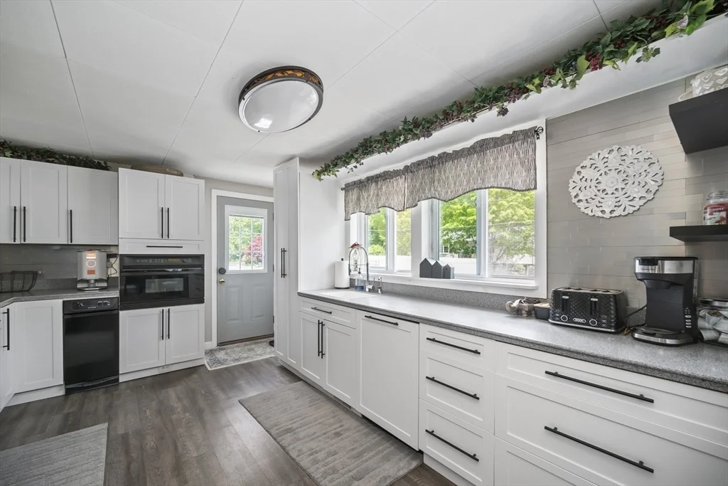 Photo of 76 Maplewood Cir