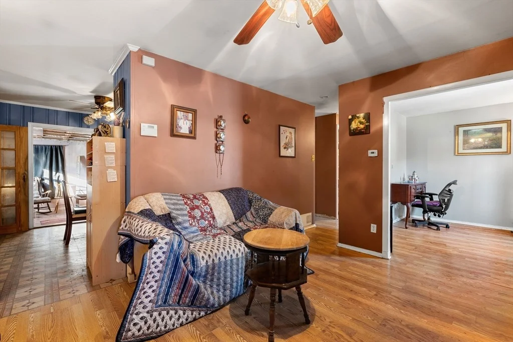 Photo of 194 River Rd