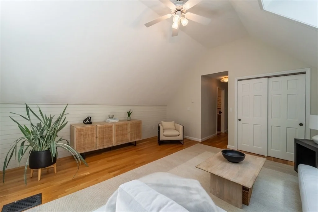 Photo of 140 Sutton Rd
