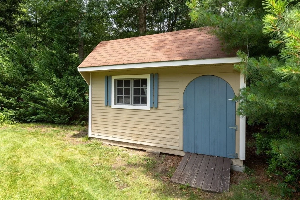 Photo of 15 Deerfield Dr