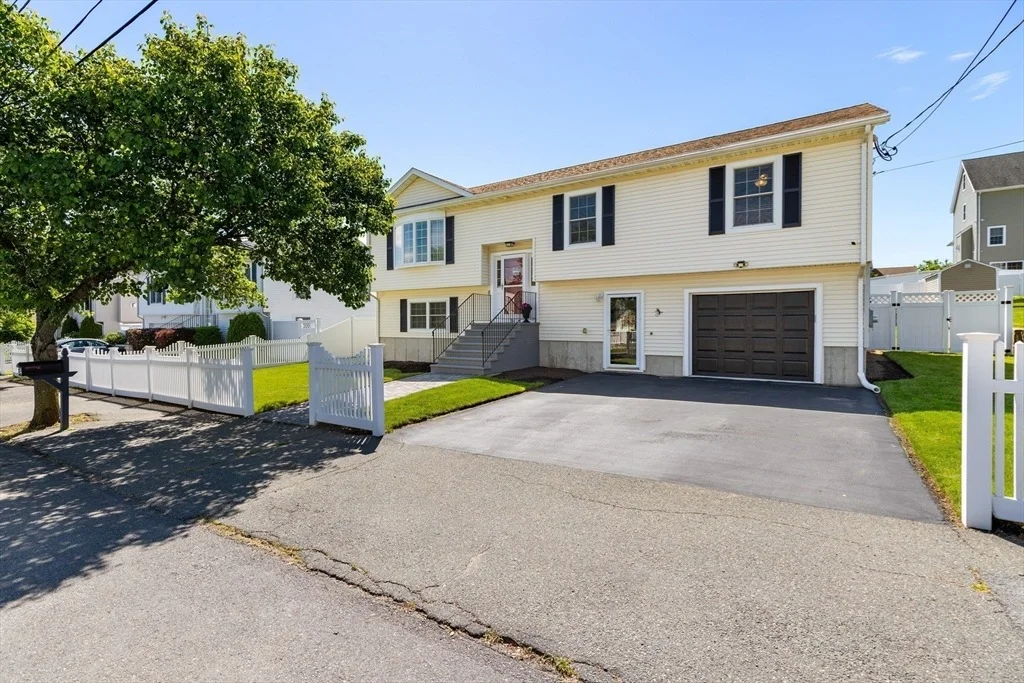 Photo of 34 Moffett Road