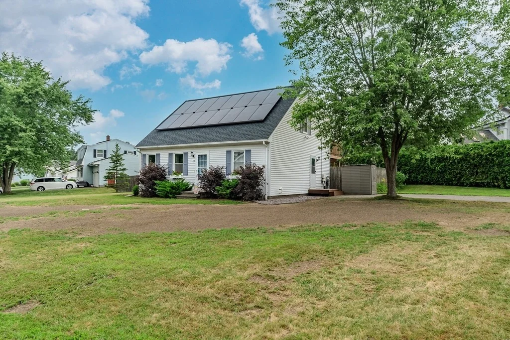 Photo of 43 Elaine Dr