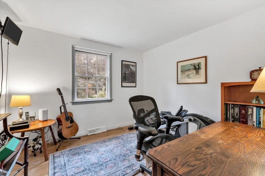 Photo of 8 Golf Link Cir