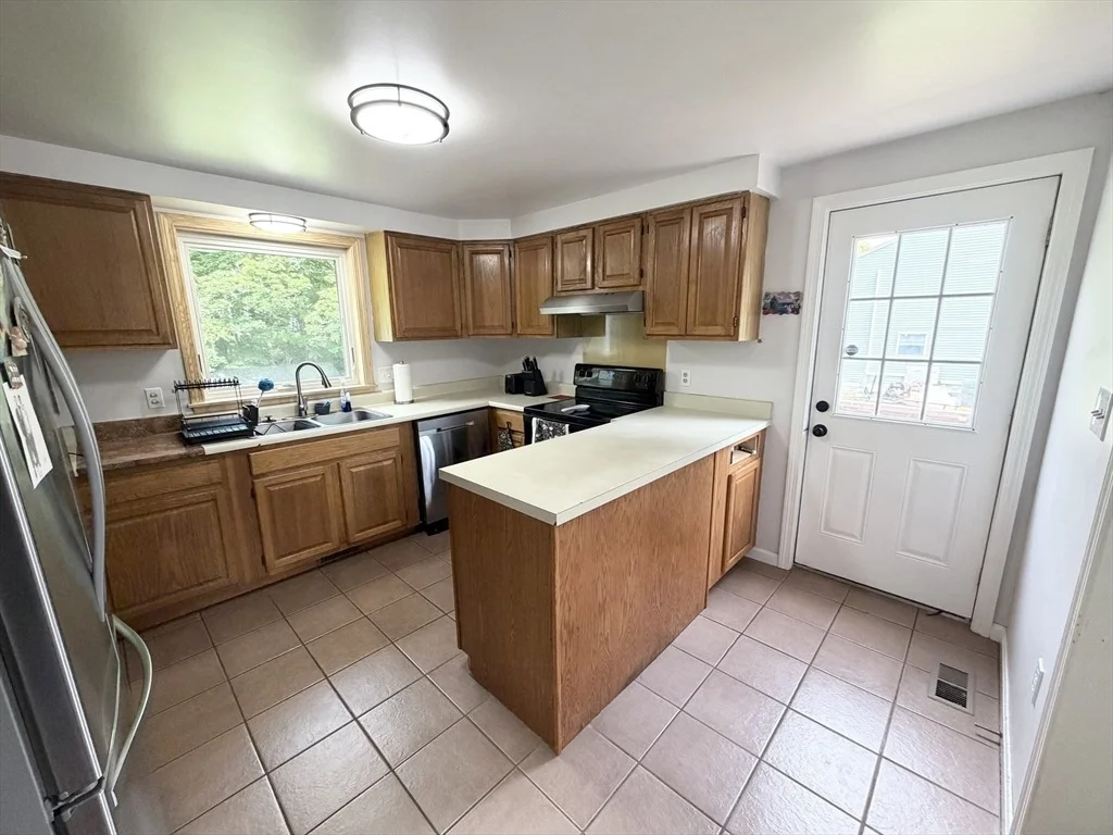 Photo of 28 Armory Ln