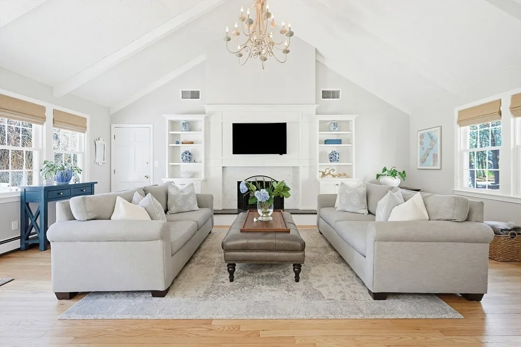 Photo of 6 Colburn Circle