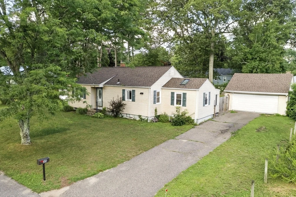 Photo of 35 Juniper Dr