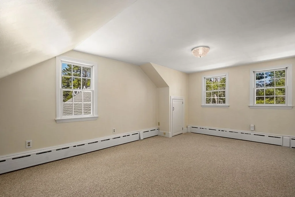 Photo of 492 Delano Rd