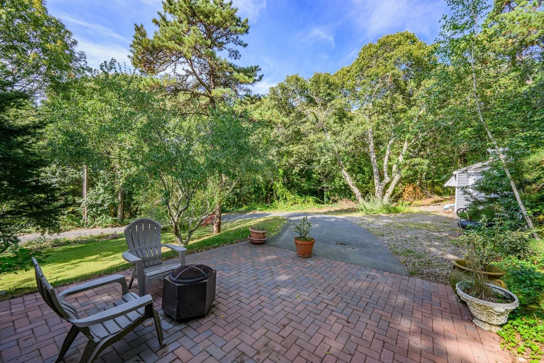 Photo of 136 N Pond Dr