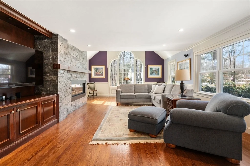 Photo of 45 Heritage Dr