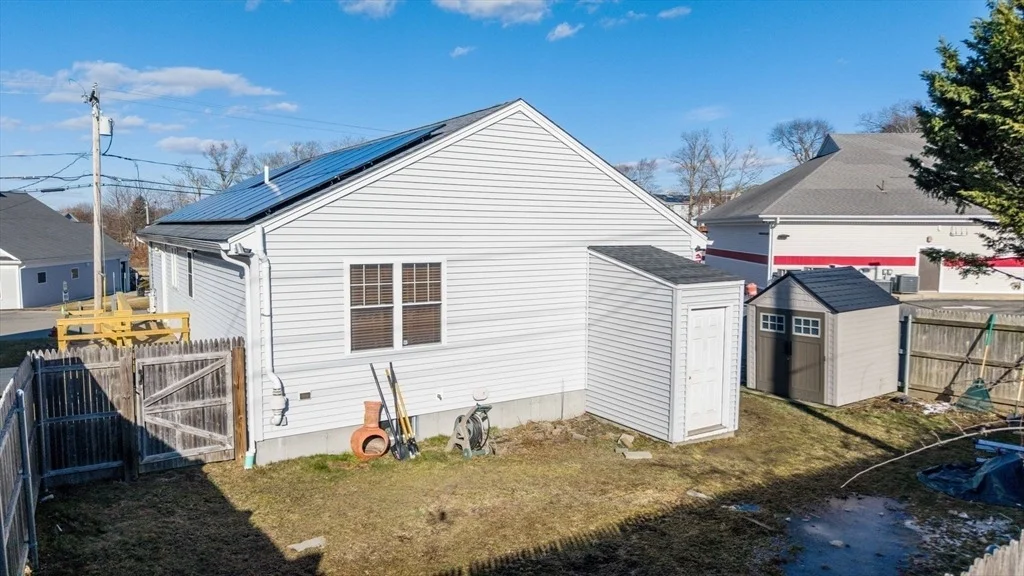 Photo of 33 Commonwealth Ave
