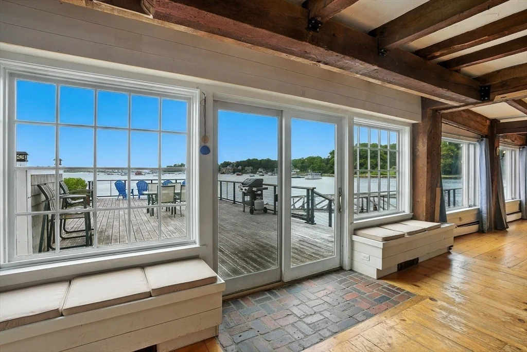 Photo of 672 Washington Street