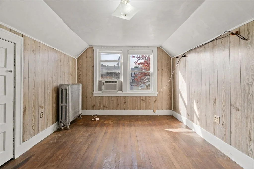 Photo of 37 Greenhalge Ave