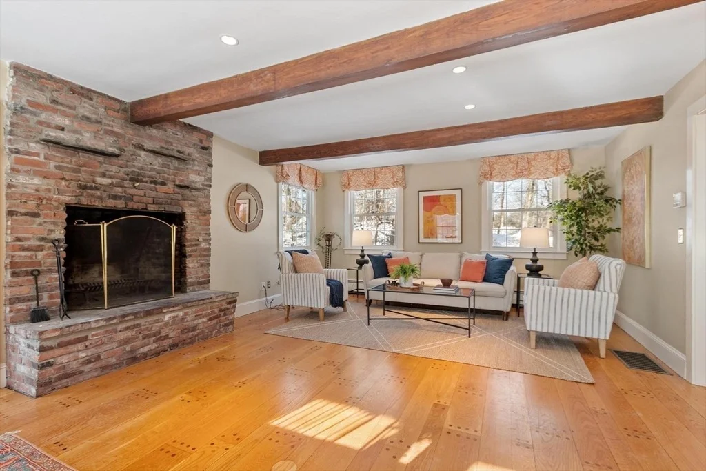 Photo of 959 Hill Rd