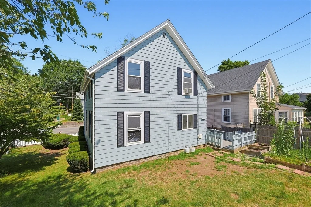 Photo of 210 Pleasant Street
