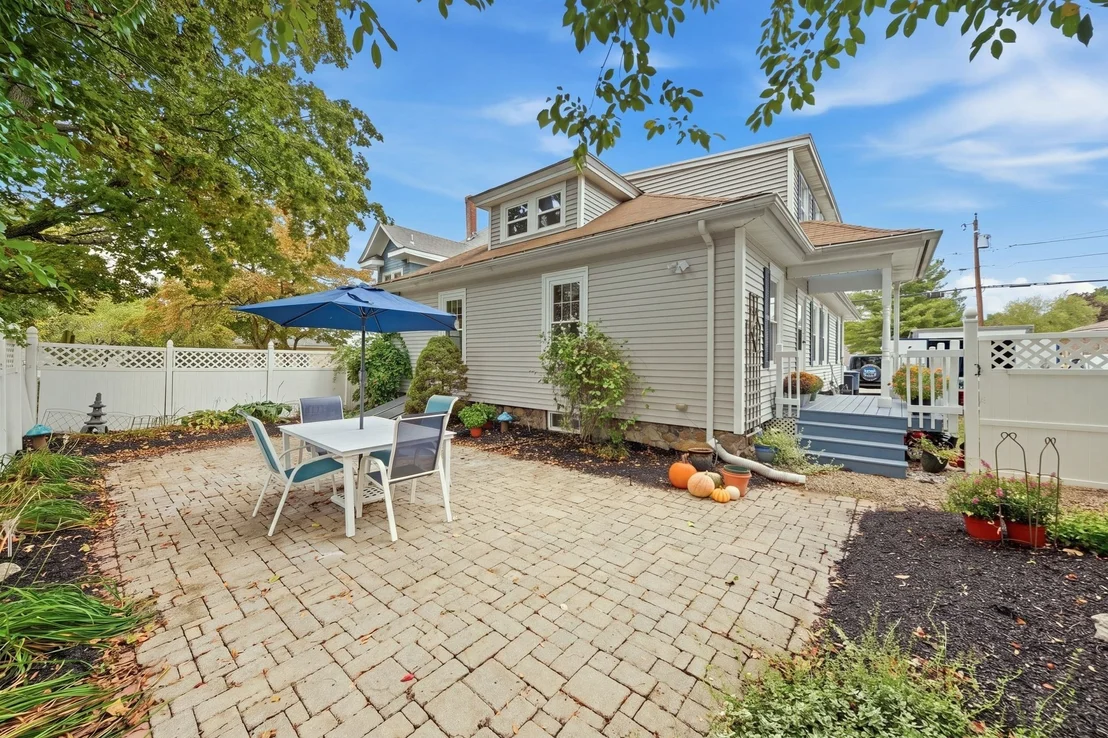 Photo of 196 Middlesex St